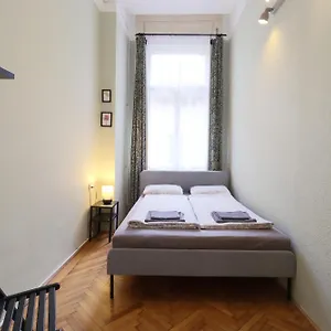 joseph-boulevard-apartment.inbudapesthotels.com/